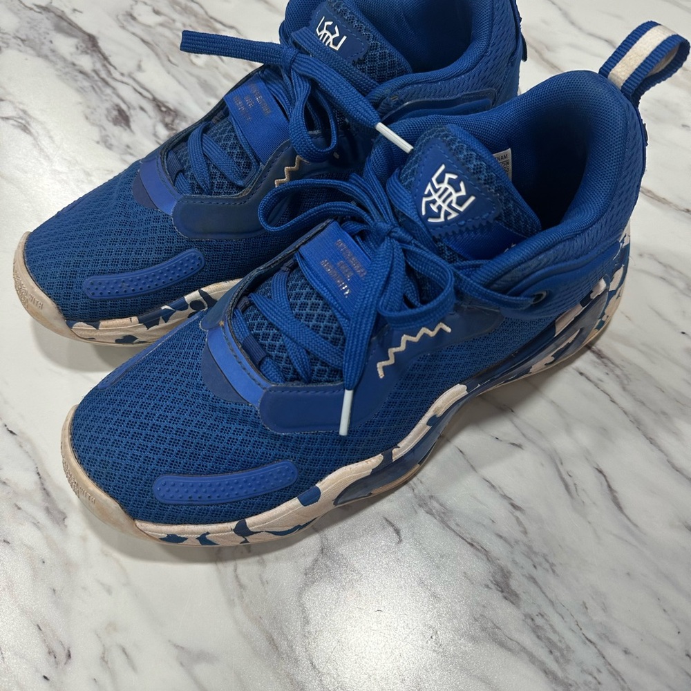 Men’s Adidas D.O.N. Issue #3 Basketball Shoes